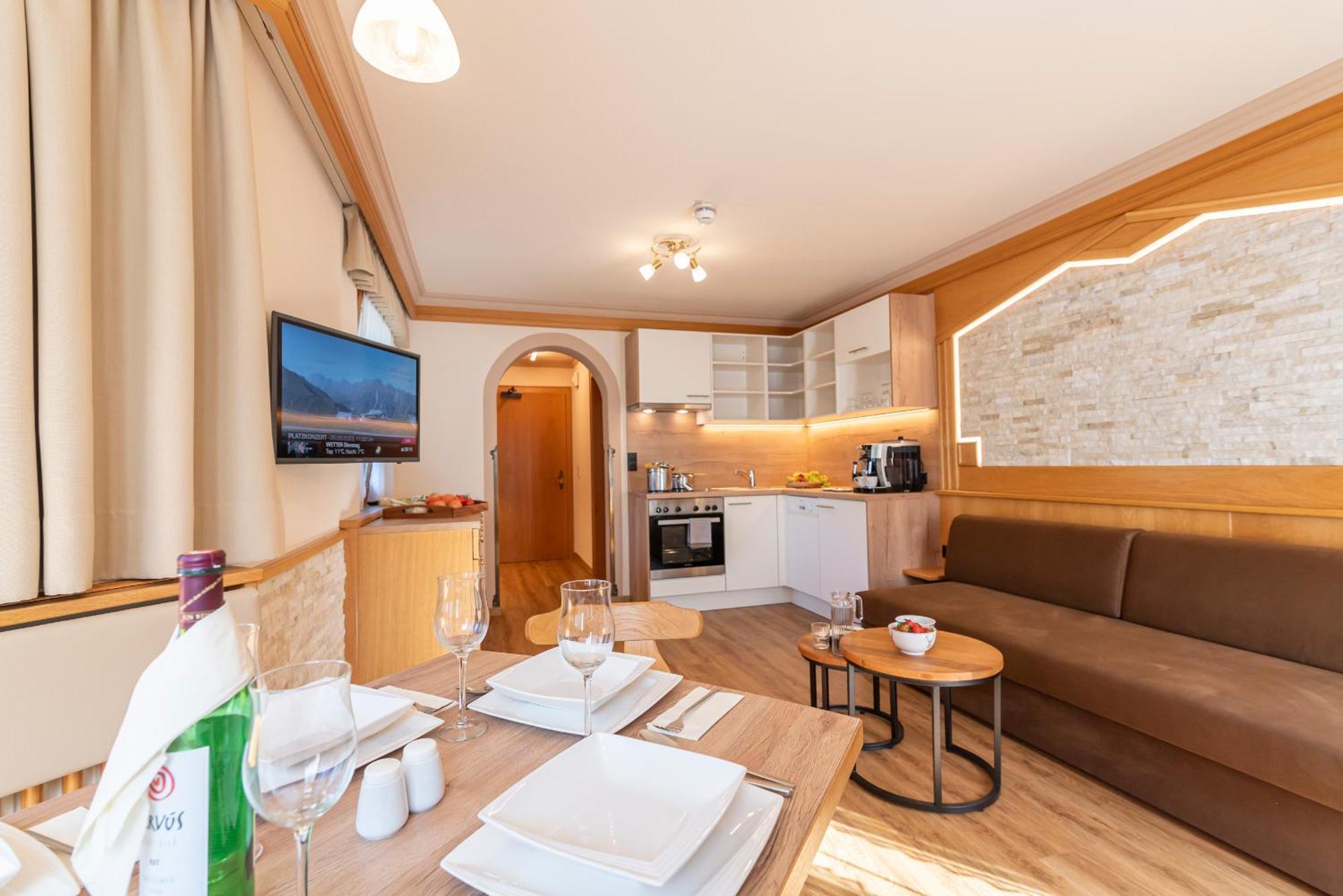 Hotel Garni Apart Tina Ischgl Bagian luar foto