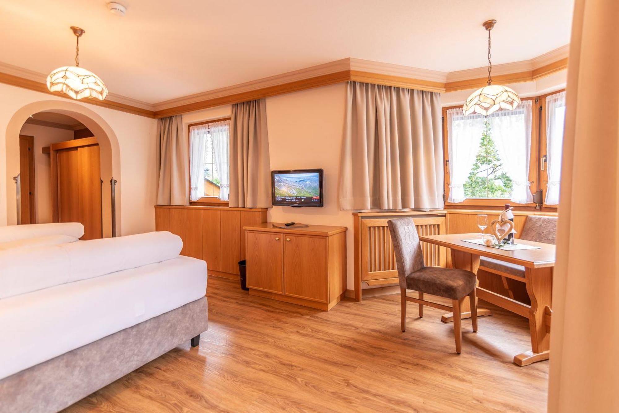 Hotel Garni Apart Tina Ischgl Bagian luar foto